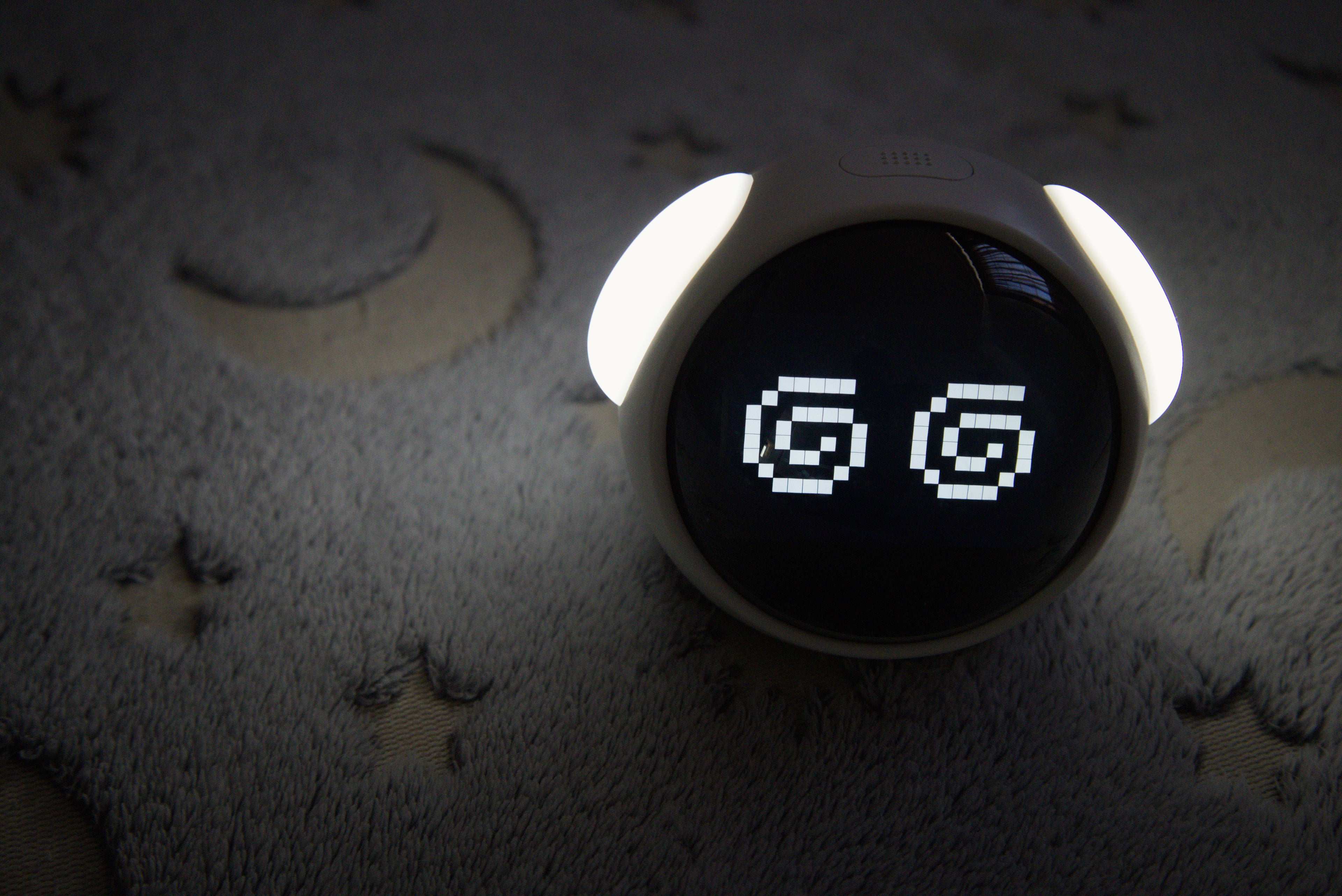 Lumili Despertador LED con Expresiones