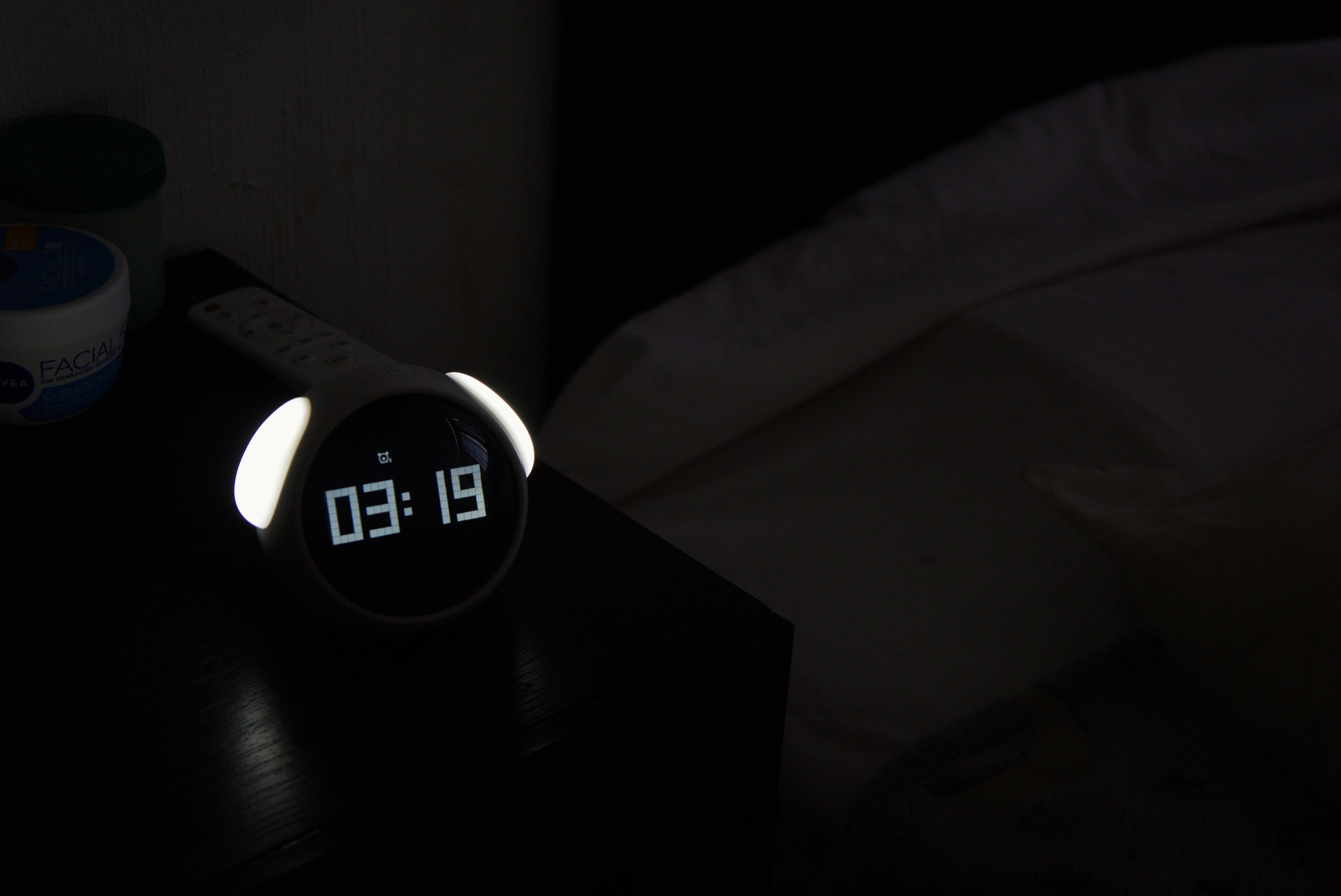 Lumili Despertador LED con Expresiones