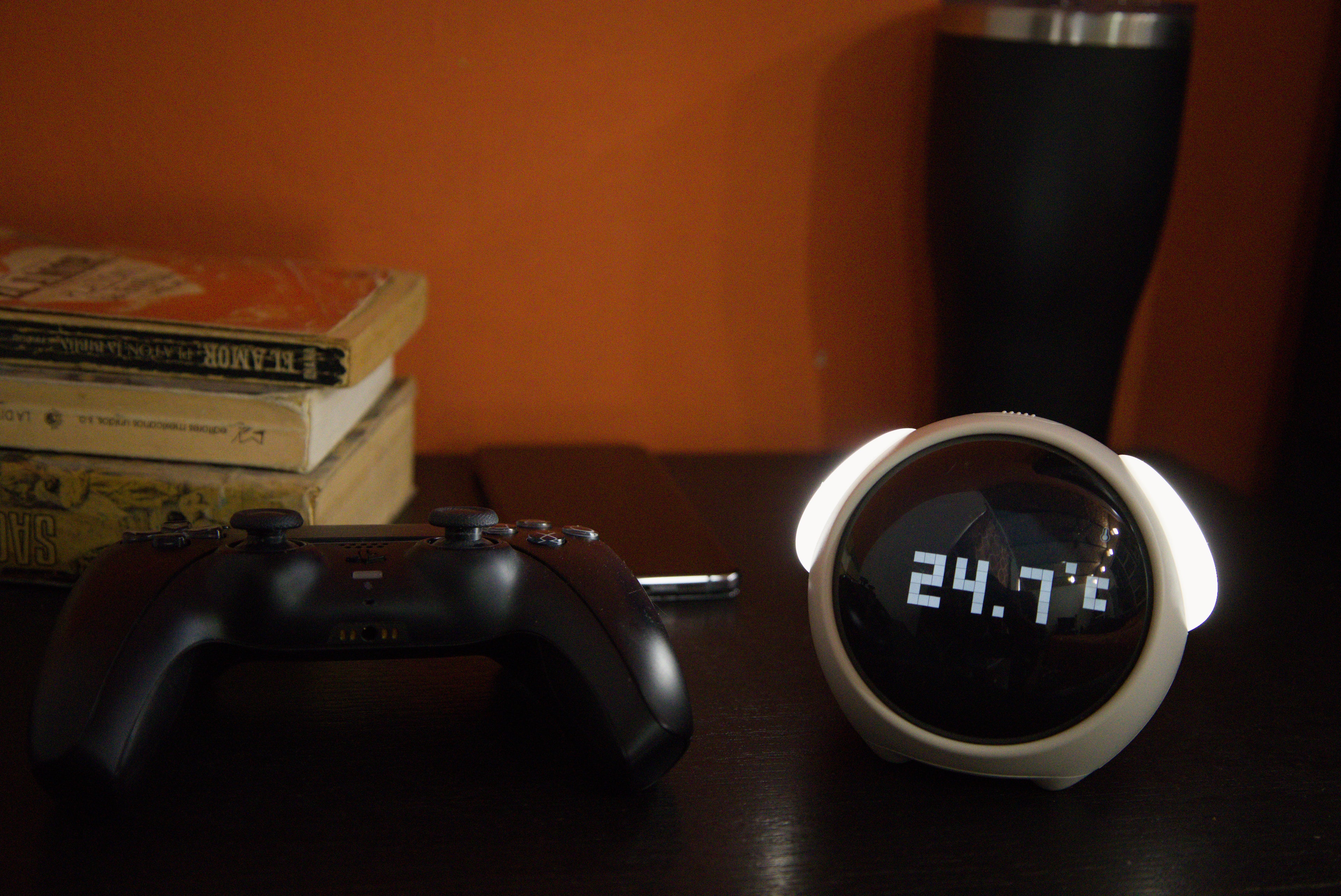 Lumili Despertador LED con Expresiones