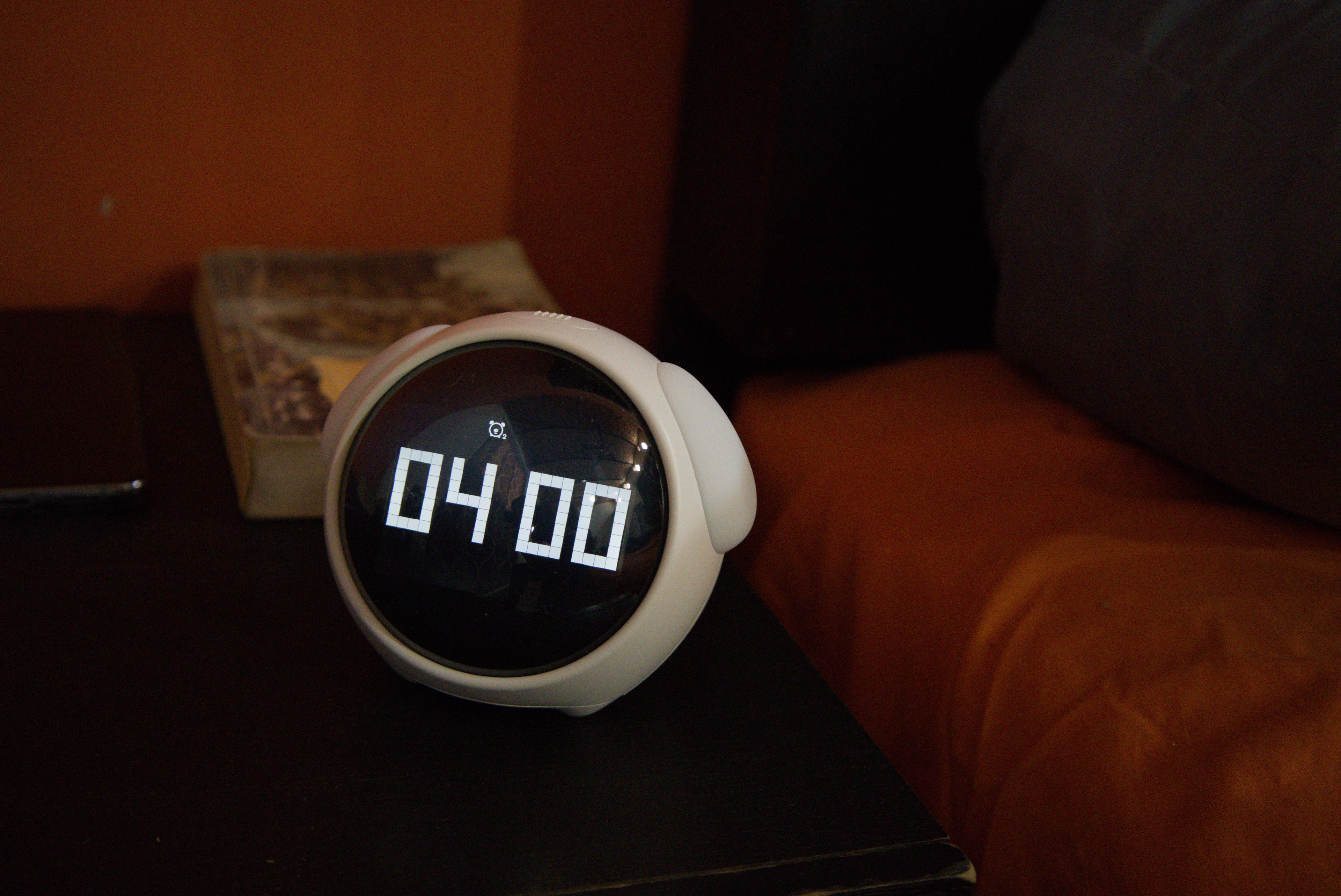 Lumili Despertador LED con Expresiones